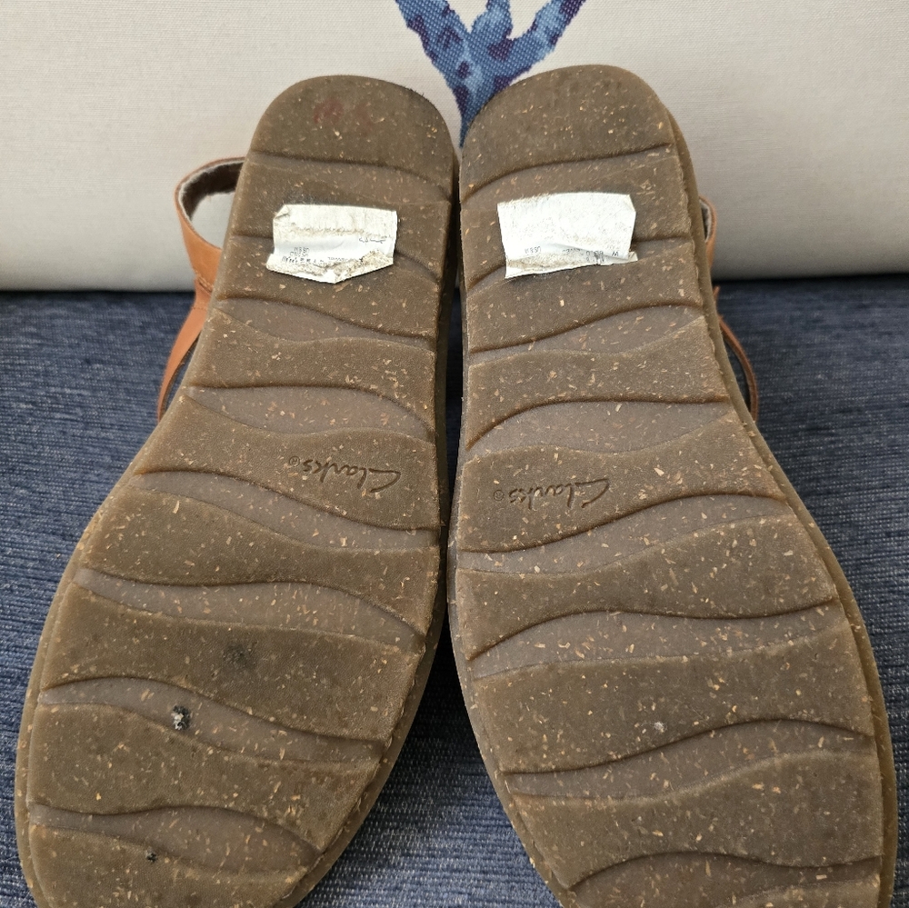 Clarks~ Ultimate Comfort Collection SIZE: 8 - Picture 15 of 15